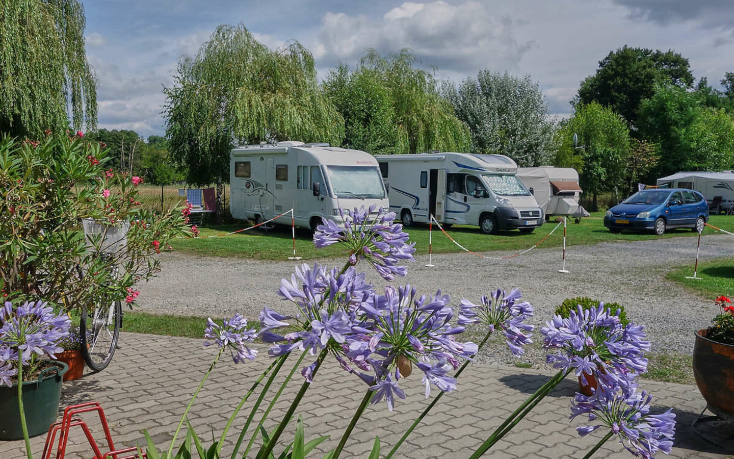 Foto: Spreewald-Caravan-Camping "Dammstra&szlig;e"