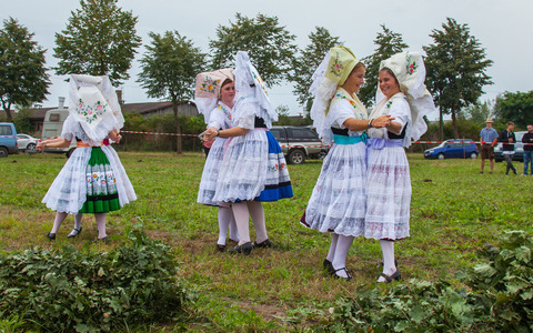 Tanz beim Hahnrupfen &copy;Peter Becker