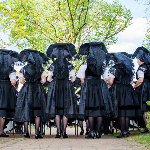 Kirchgang Burg &copy;Peter Becker