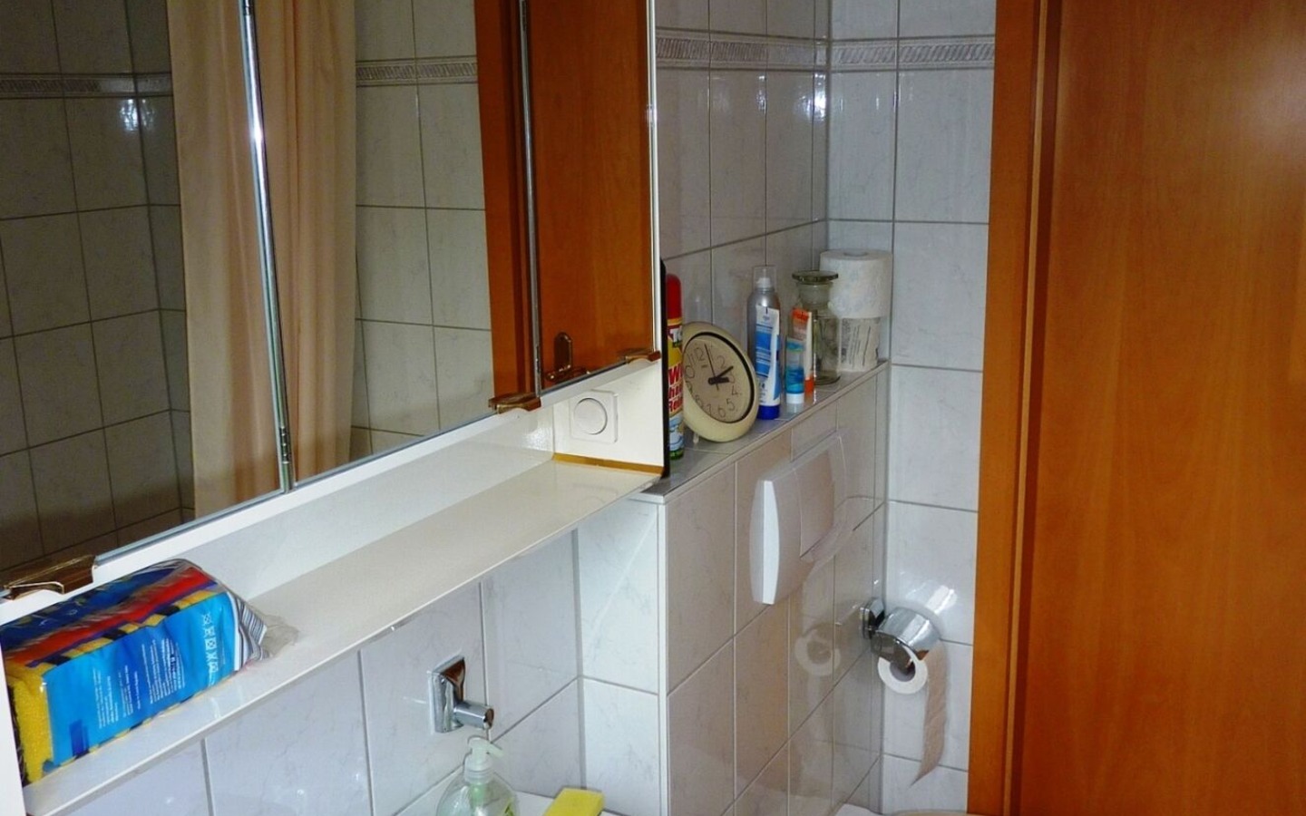 Bad im Nebengeb&auml;ude