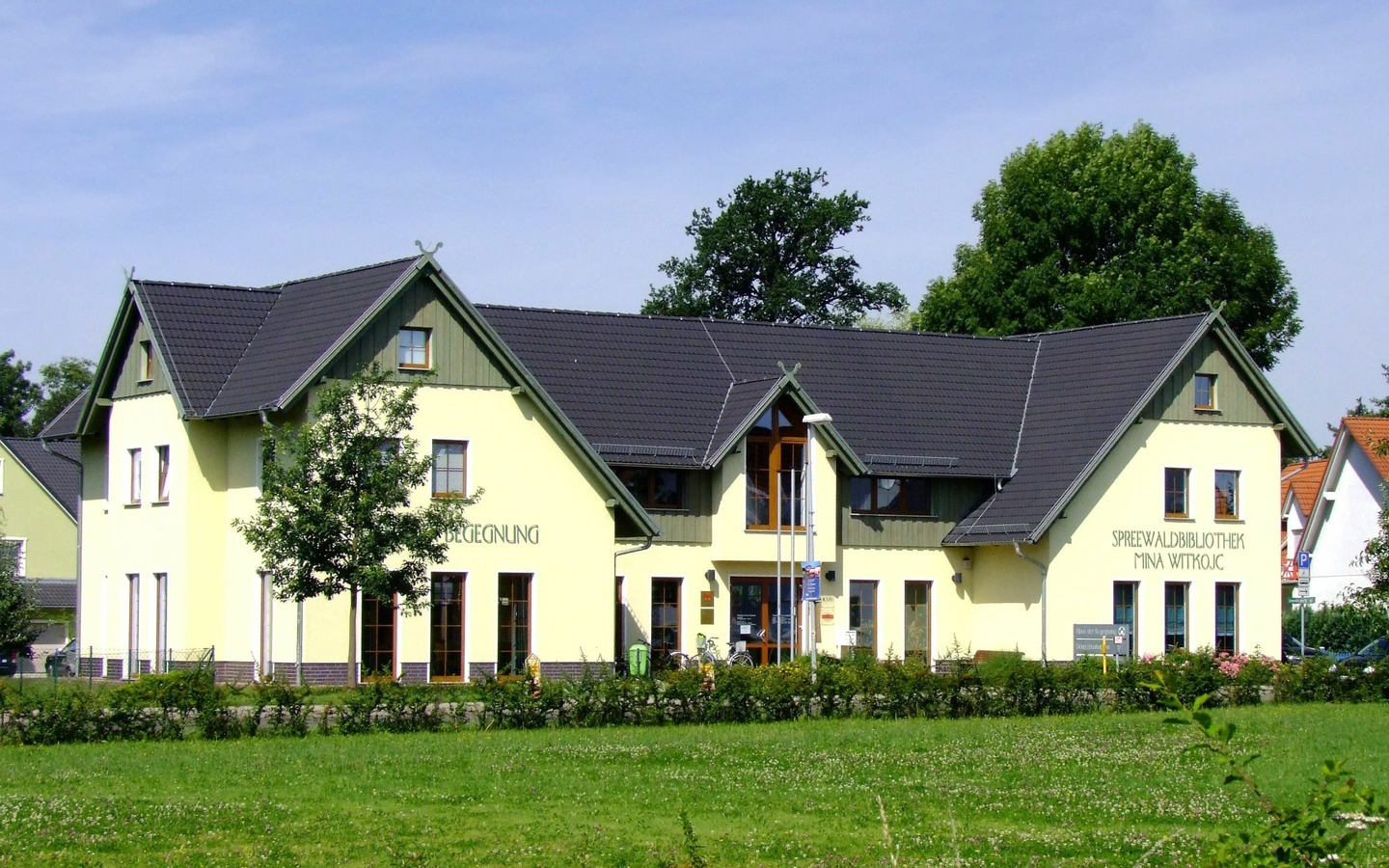 Haus der Begegnung mit Bibliothek, Foto: Peter Becker, Lizenz: Peter Becker