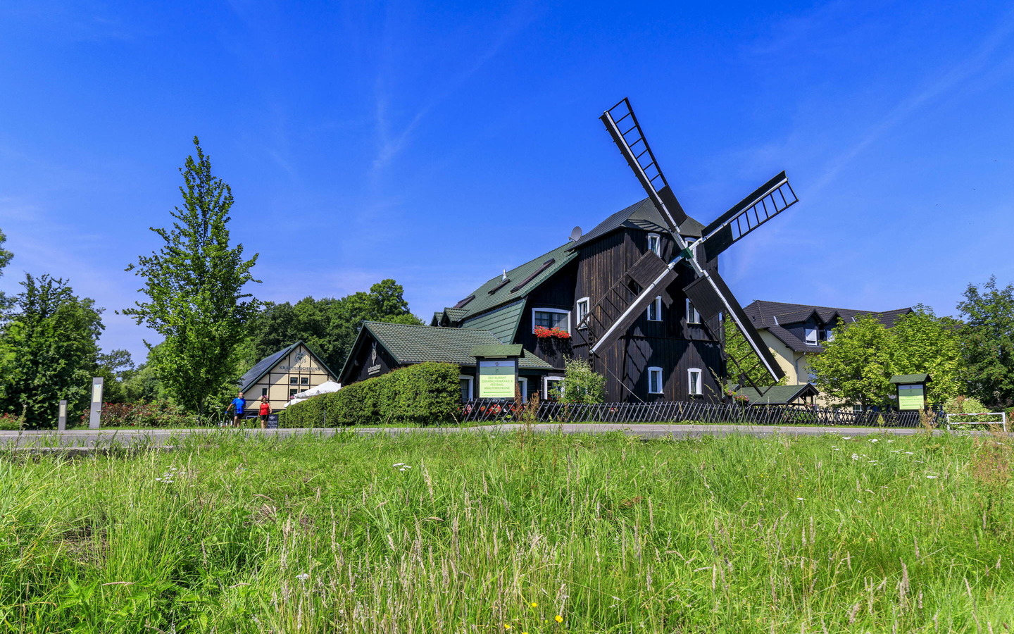 Kr&auml;uterm&uuml;hlenhof Au&szlig;enansicht, Foto: Rainer Weisflog, Lizenz: Kr&auml;uterm&uuml;hlenhof Burg Spreewald