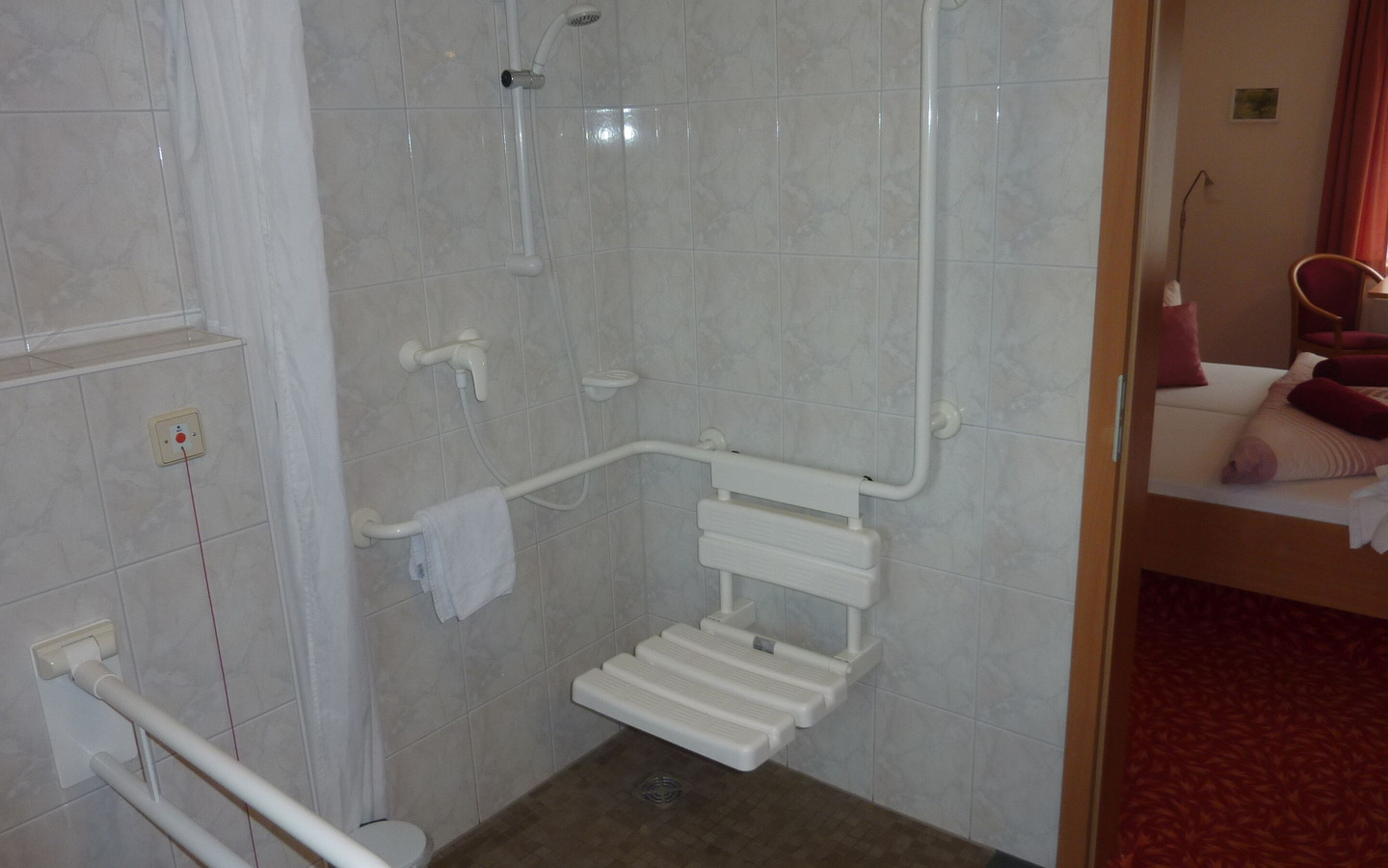 Eine barrierefreie Dusche in der Spreewald Pension Spreeaue, Foto: Pension Spreeaue, Lizenz: Amt Burg (Spreewald)