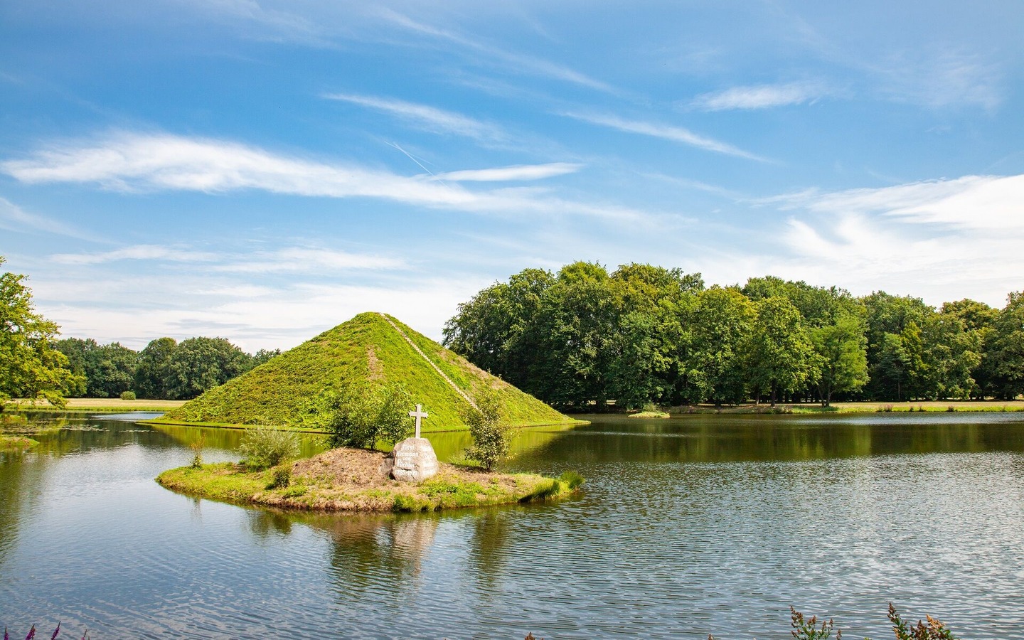 Wasserpyramide im Branitzer Park, Foto: Peter Becker, Lizenz: Amt Burg (Spreewald)