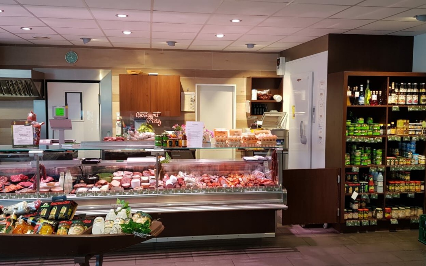 Vetschauer Wurstwaren am Netti in Burg (Spreewald), Foto: Amt Burg (Spreewald), Lizenz: Amt Burg (Spreewald)