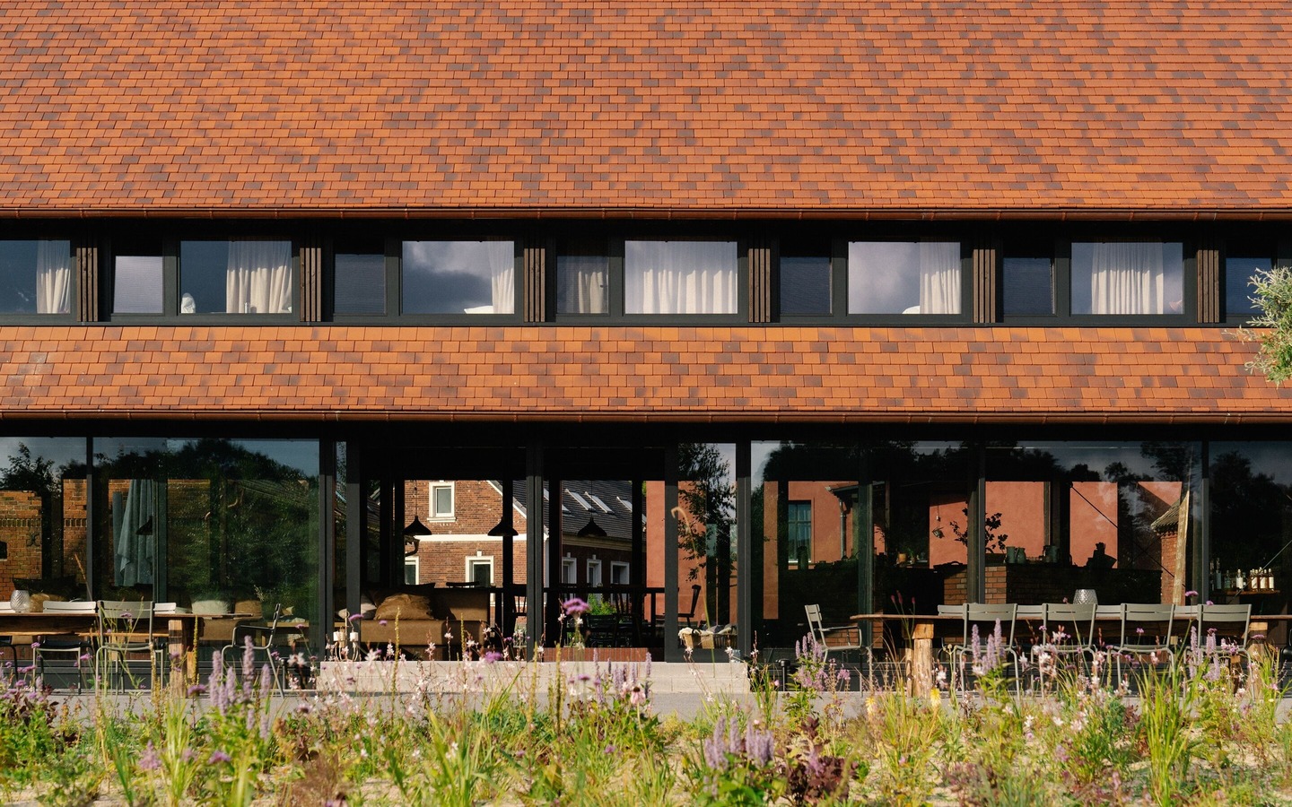 Scheune Au&szlig;enansicht, Foto: Tobias K&ouml;nig, Lizenz: Michelberger Farm