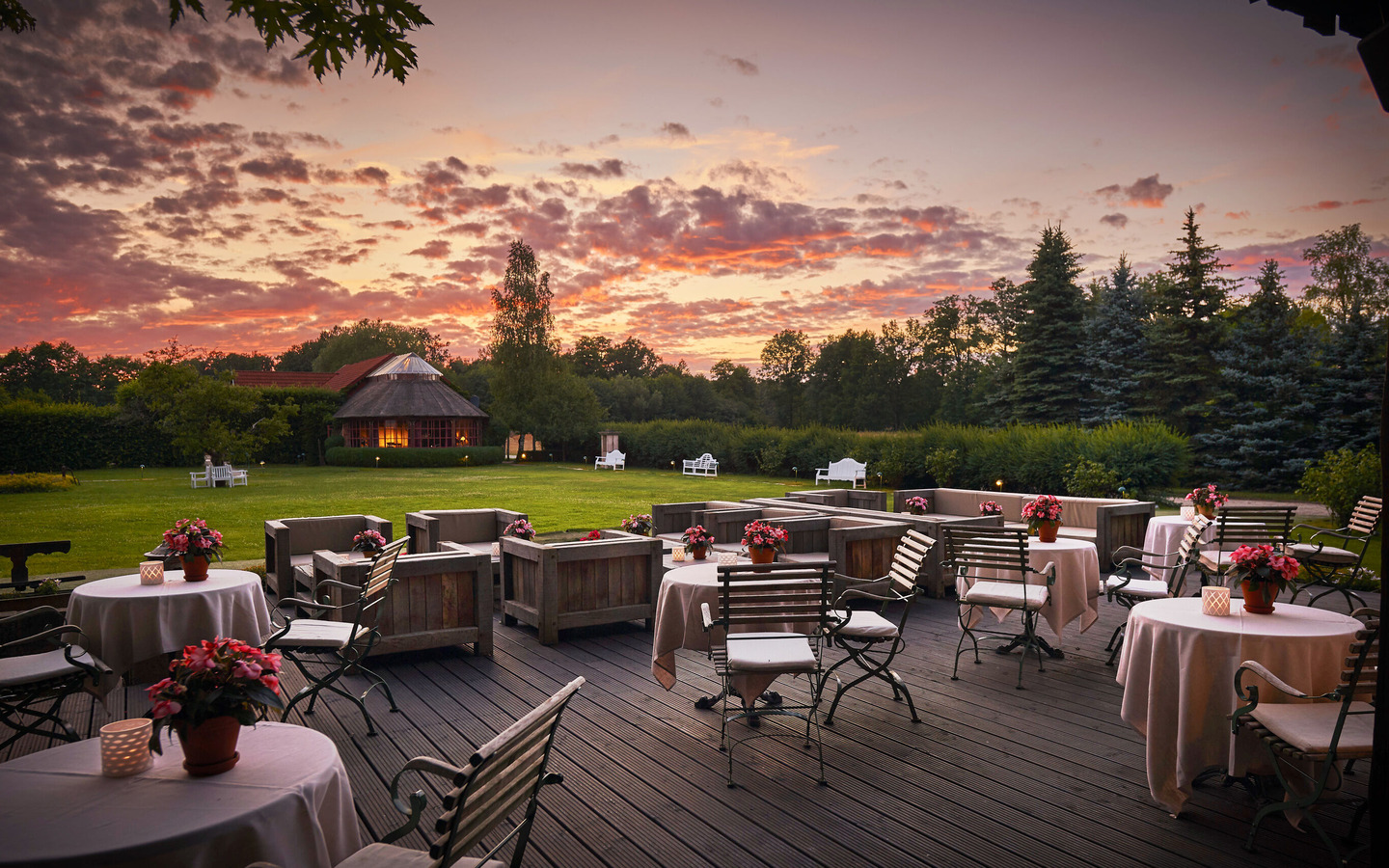 Abendstimmung auf der Brunnenterrasse, Foto: www.bleiche.de, Lizenz: Hotel Bleiche Resort & Spa