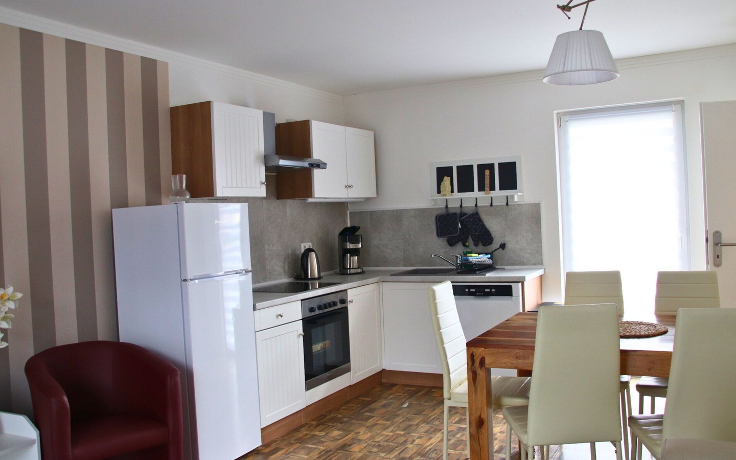 K&uuml;che mit Essbereich, Foto: Yvonne Scherbatzki, Lizenz: Amt Burg (Spreewald)