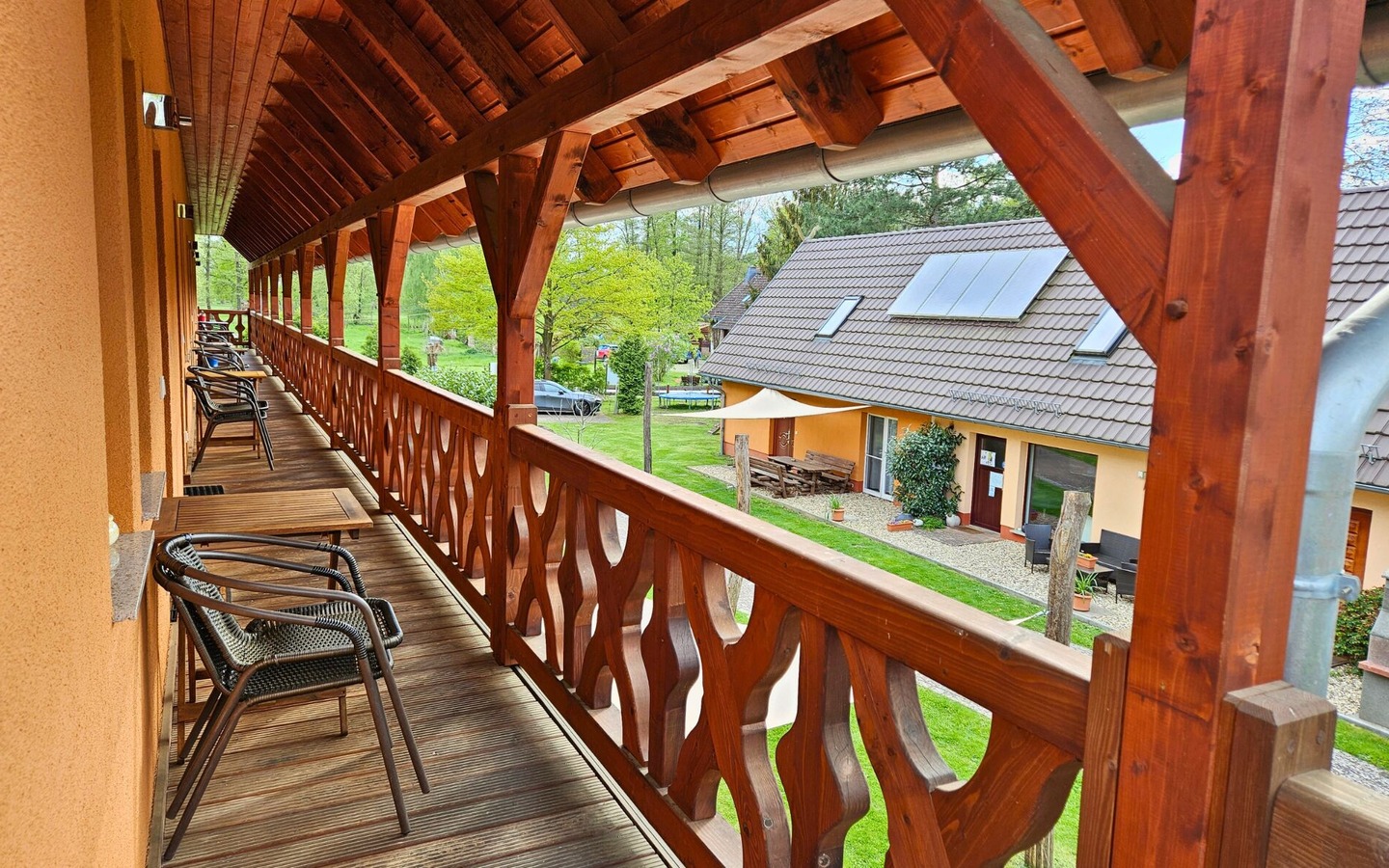 Gem&uuml;tlicher Balkon, Foto: Yvonne Scherbatzki, Lizenz: Amt Burg (Spreewald)