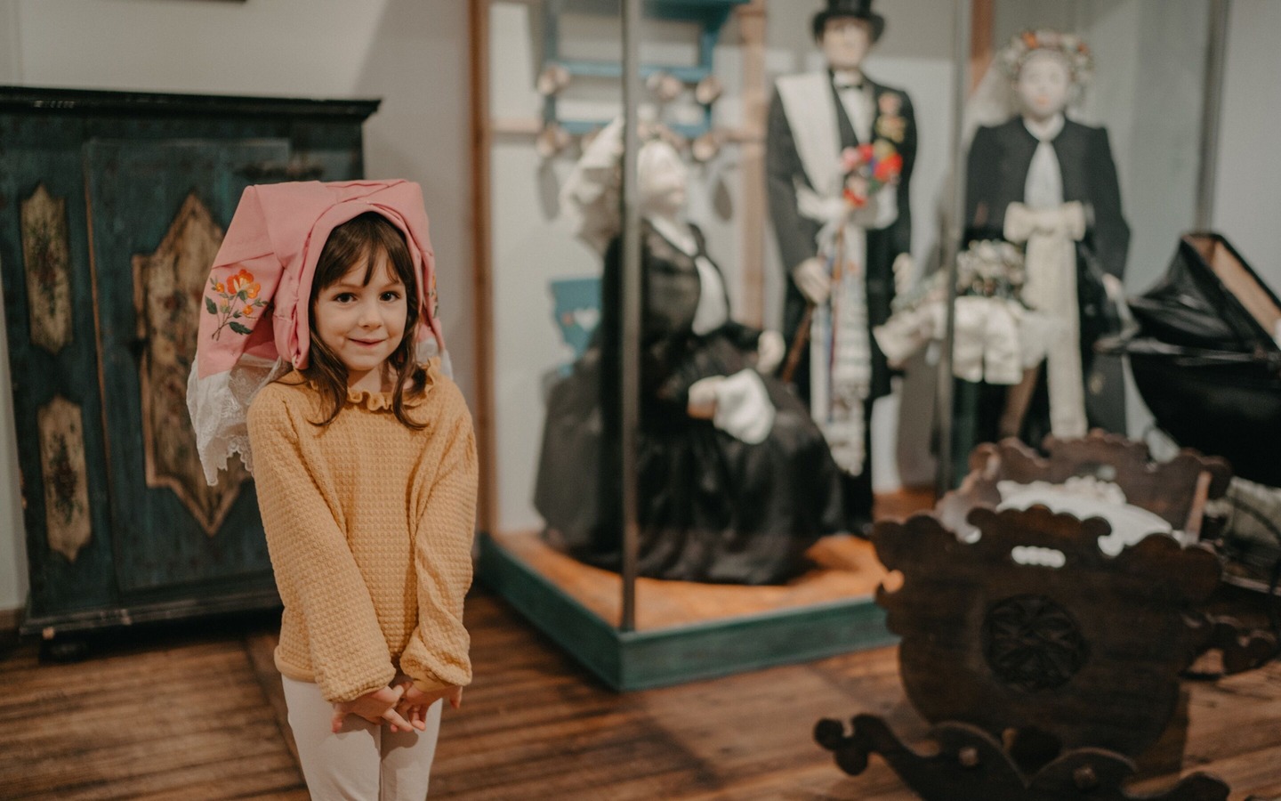 Heimatmuseum Dissen - sorbische Trachten, Foto: Lena Tschuikow, Lizenz: www.spreewald.de