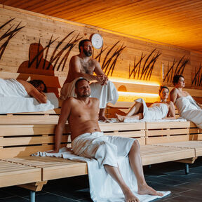 G&auml;ste in der Sauna