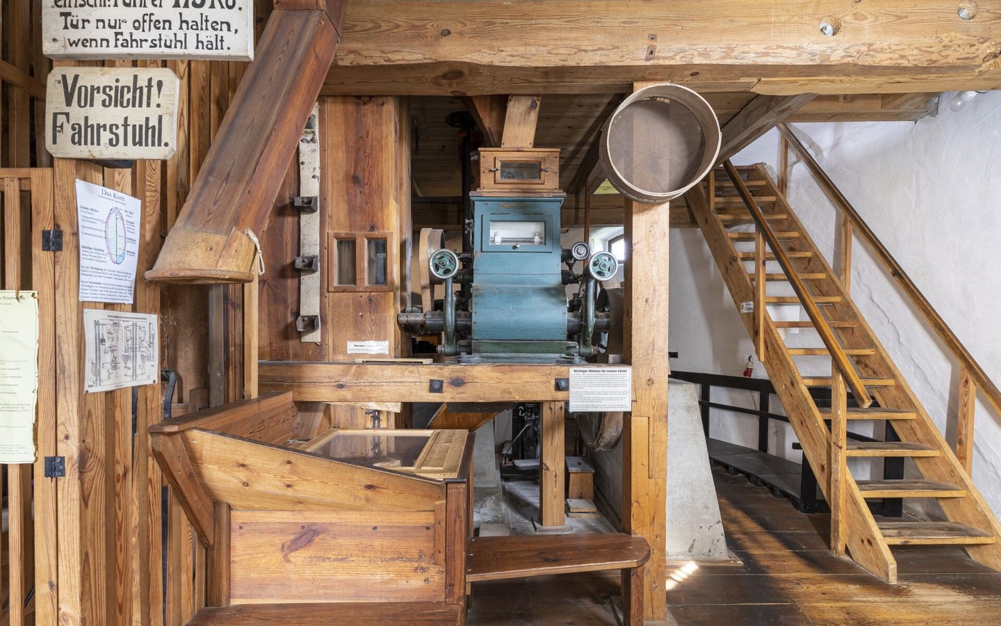 Holl&auml;nderwindm&uuml;hle Straupitz - in der Kornm&uuml;hle, Foto: Gerd Nowak