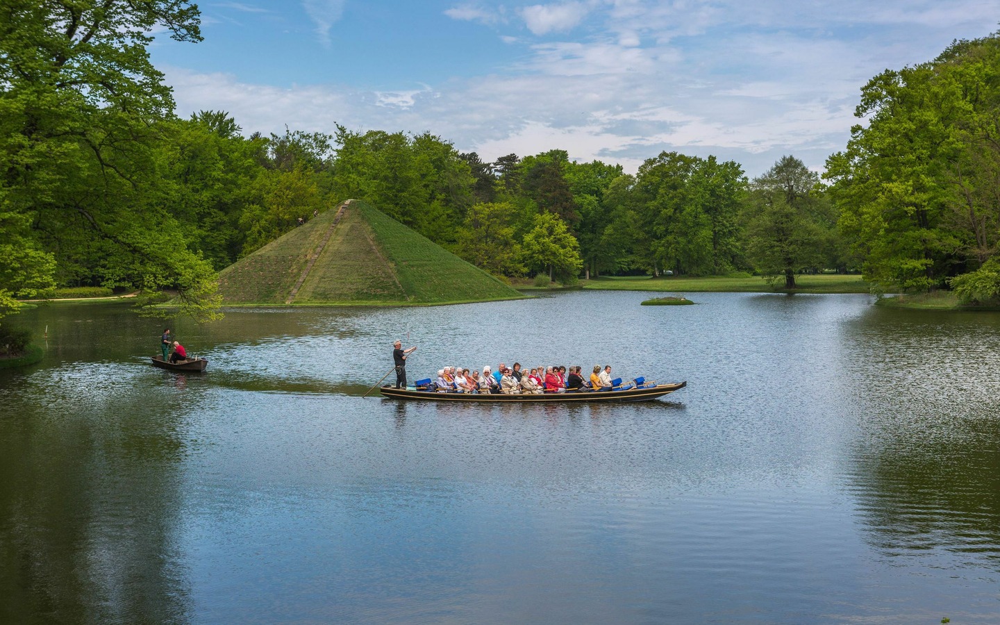 Schlosspark Branitz in Cottbus - Tumulus, Begr&auml;bnisst&auml;tte des F&uuml;rsten von P&uuml;ckler-Muskau, Foto: TMB-Fotoarchiv/Steffen Lehmann
