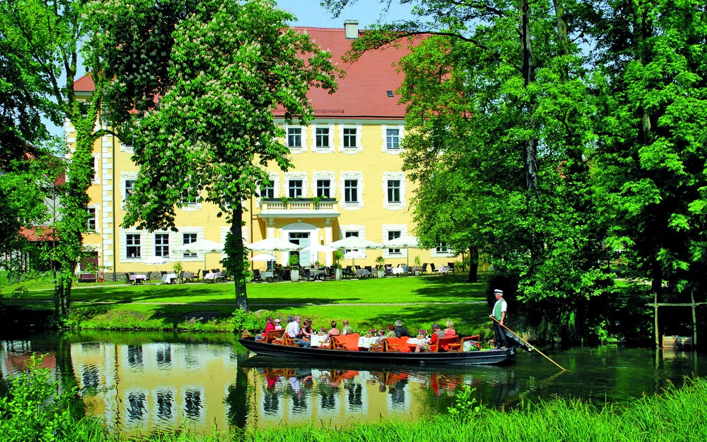 An der Schlossinsel L&uuml;bben, Foto: terra press Berlin
