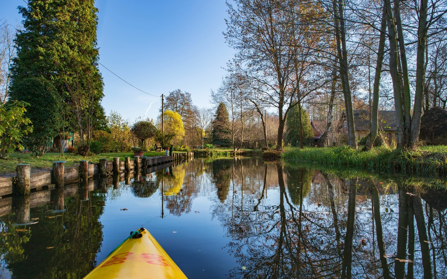 Kanutour im Herbst in L&uuml;bbenau, Foto: TMB Fotoarchiv/Steffen Lehmann